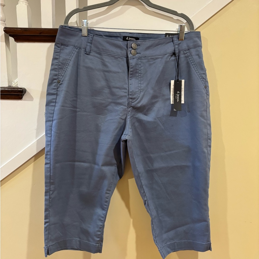 d. jeans Blue Capri Pants Relaxed Fit